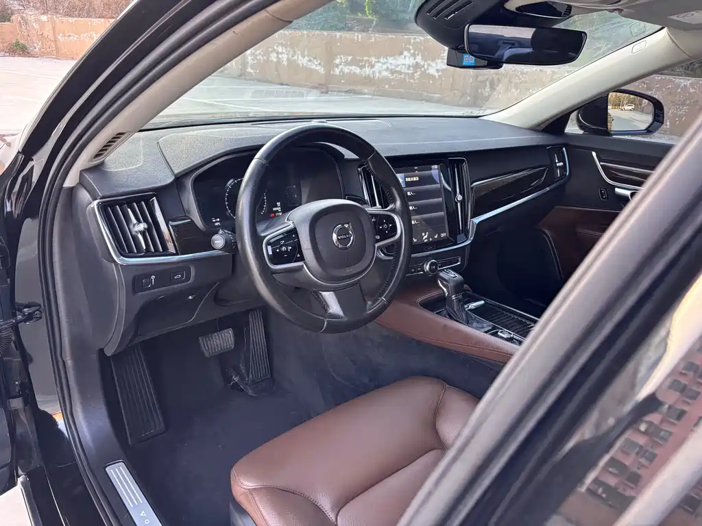 Volvo S90 2017 — фото 12