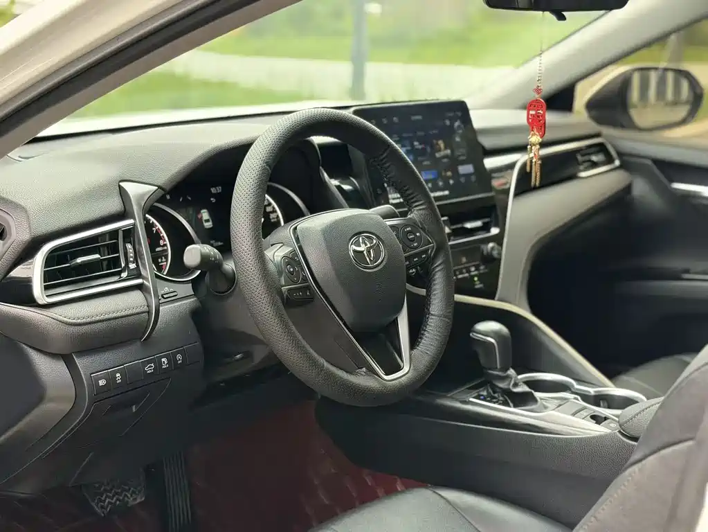 Toyota Camry 2024 — фото 24