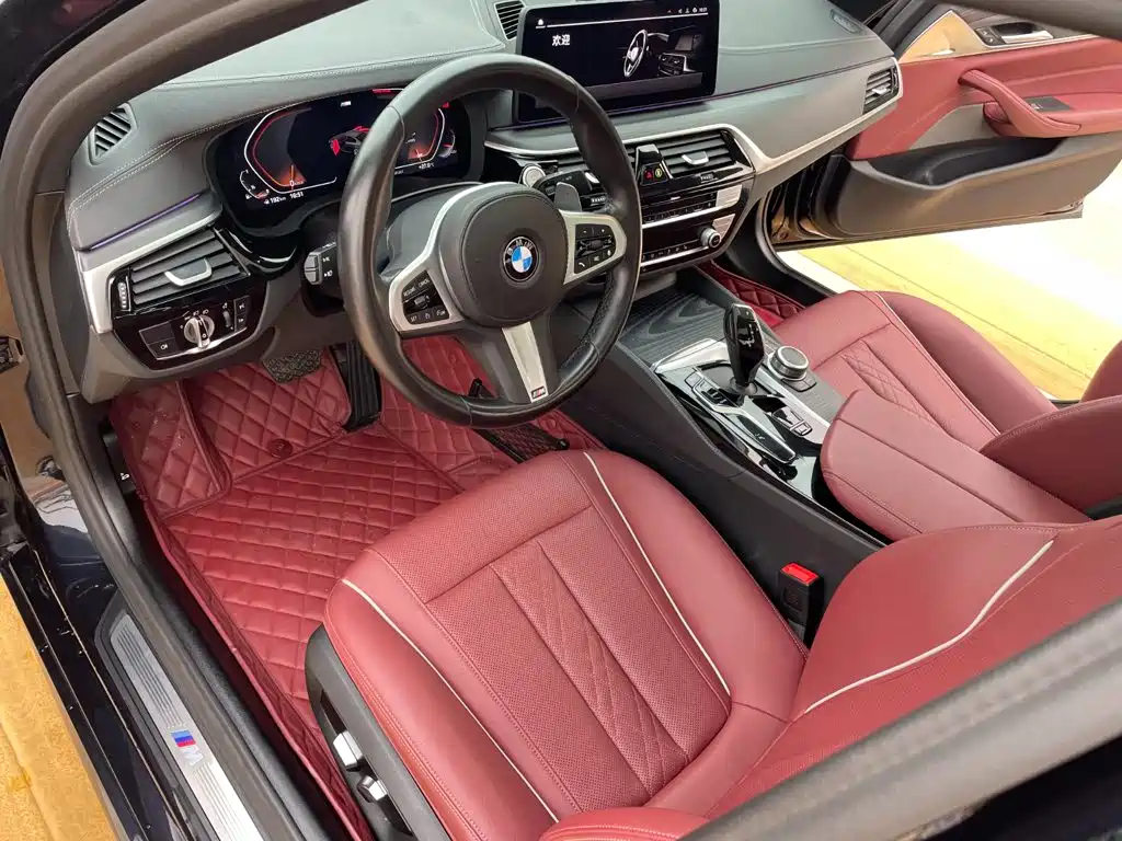 BMW 5 Series 2022 — фото 11