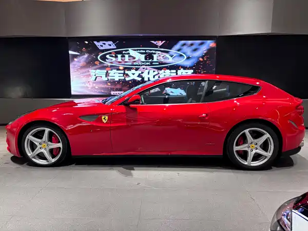 Ferrari FF 2012