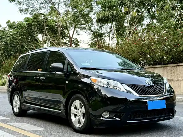 Toyota Sienna 2015