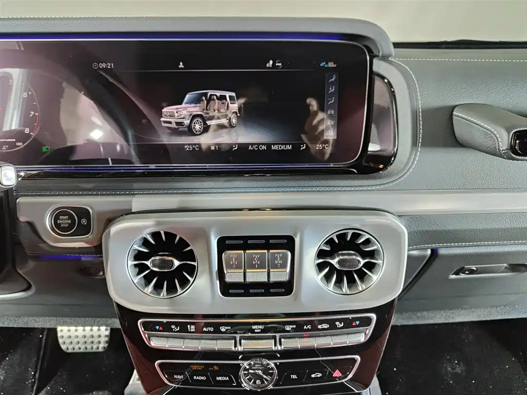 Mercedes-Benz G-Class AMG 2024 — фото 16