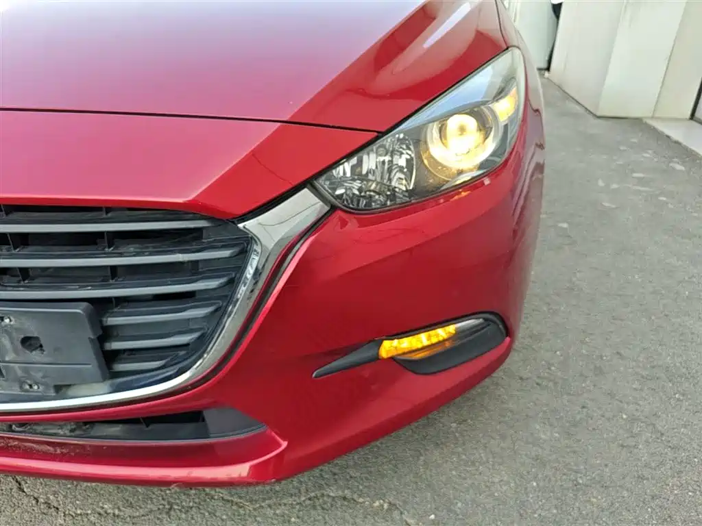 Mazda 3 Axela 2017 — фото 24
