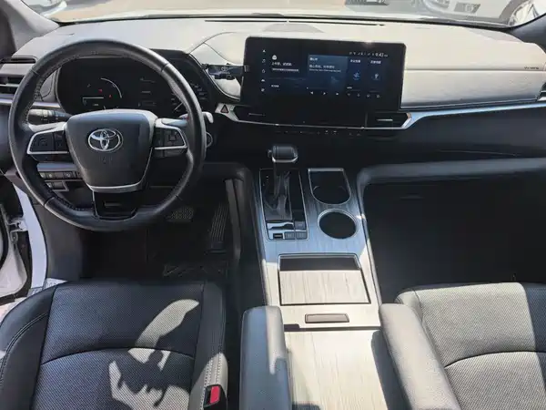 Toyota Sienna 2023