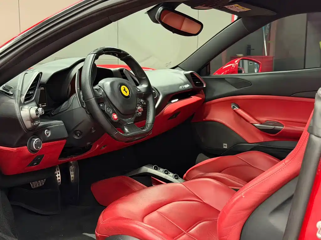 Ferrari 488 2017 — фото 12