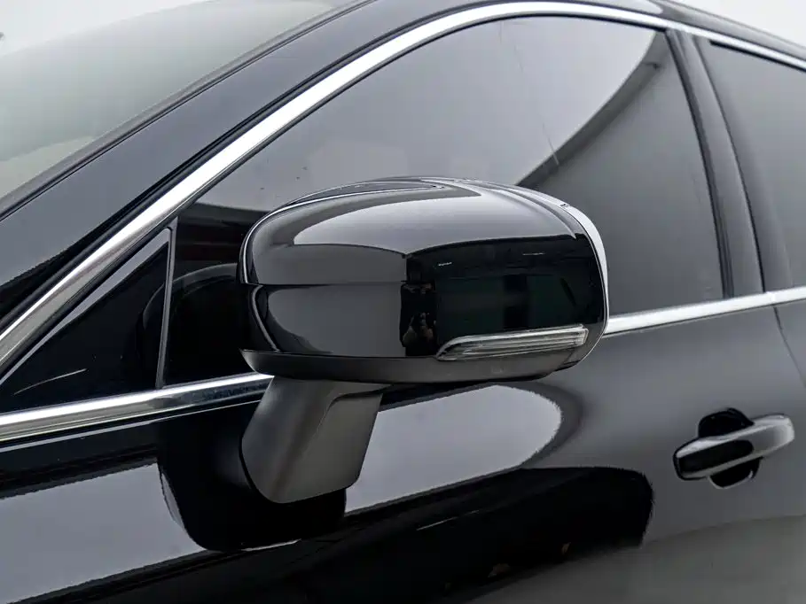 Volvo XC60 2019 — фото 21