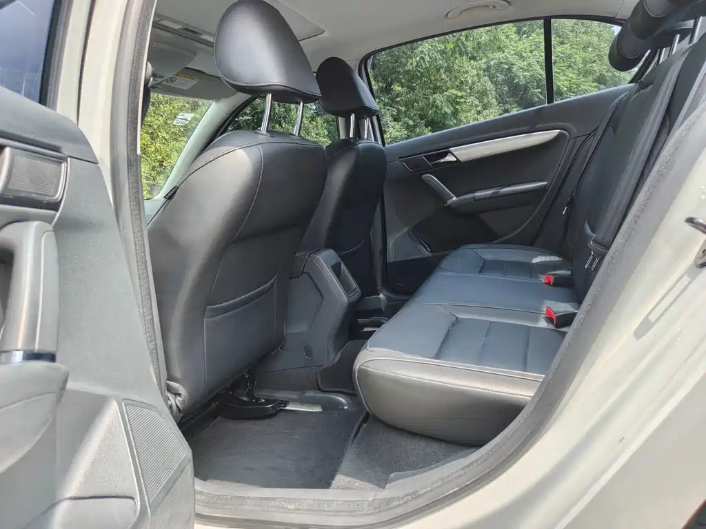 Volkswagen Lavida 2015