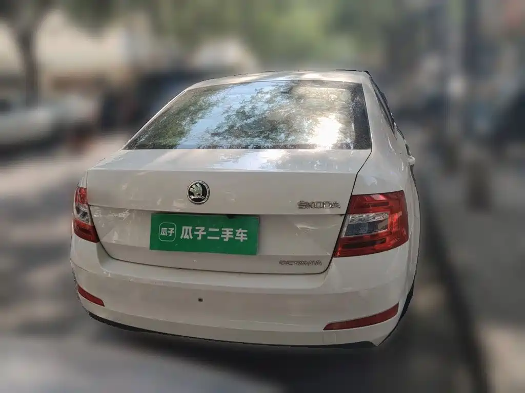 Skoda Octavia 2016 — фото 15