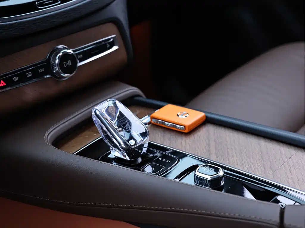 Volvo XC90 2023 — фото 12