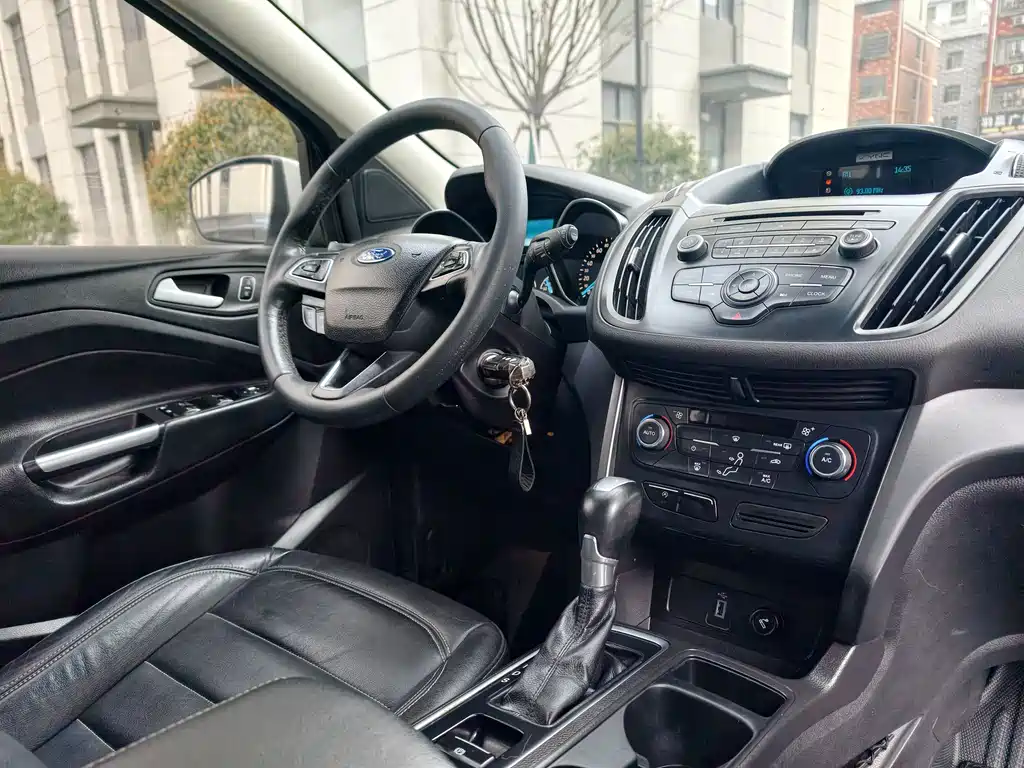 Ford Kuga 2016 — фото 14