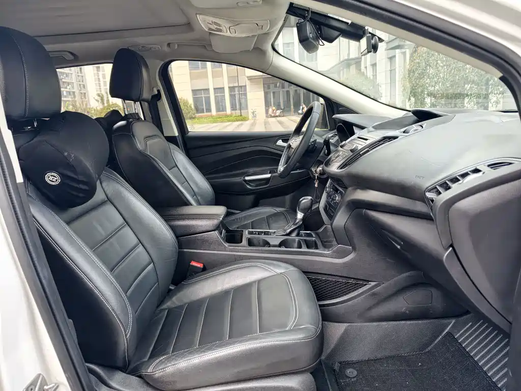 Ford Kuga 2016 — фото 13
