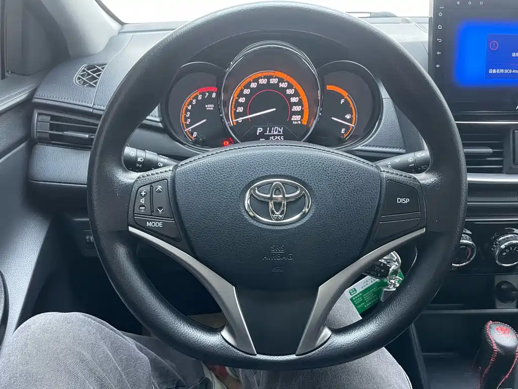 Toyota Yaris L 2023 — фото 9