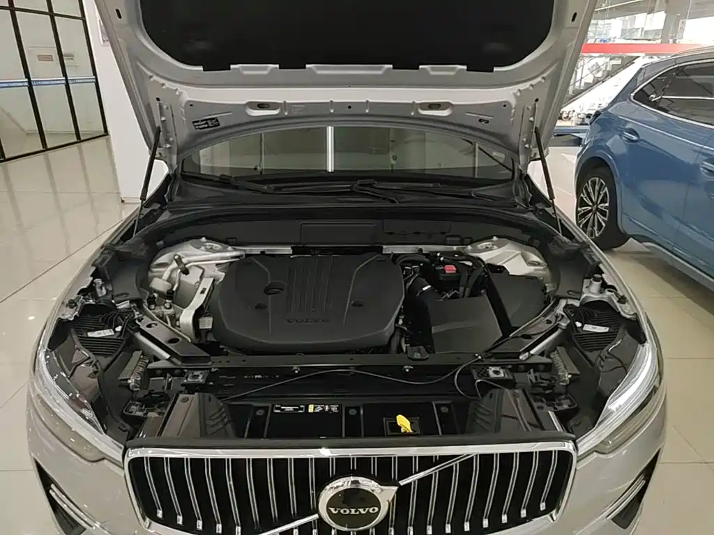 Volvo XC60 2022 — фото 20