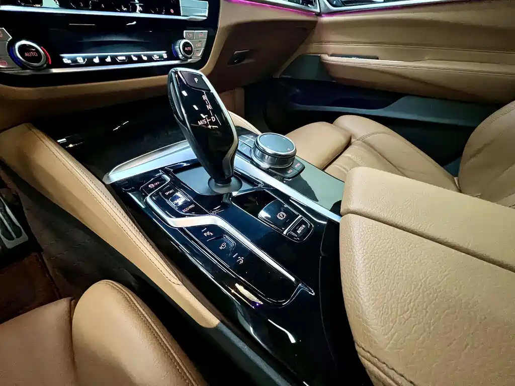 BMW 6 Series GT 2022 — фото 9