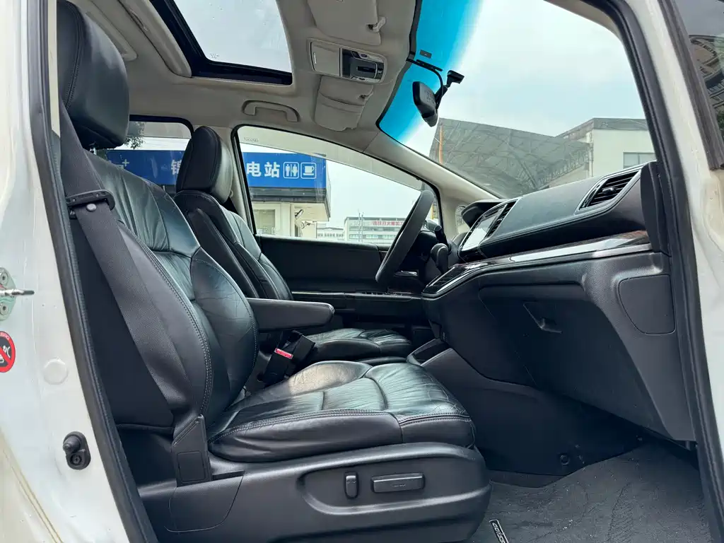Honda Odyssey 2014 — фото 11