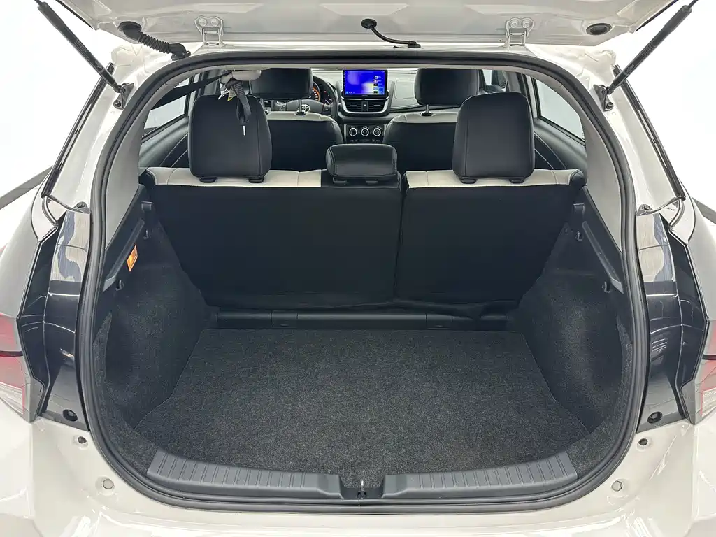 Toyota Yaris L 2022 — фото 16