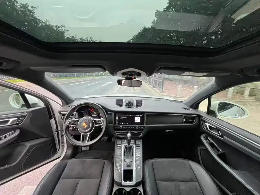 Porsche Macan 2019 — фото 8