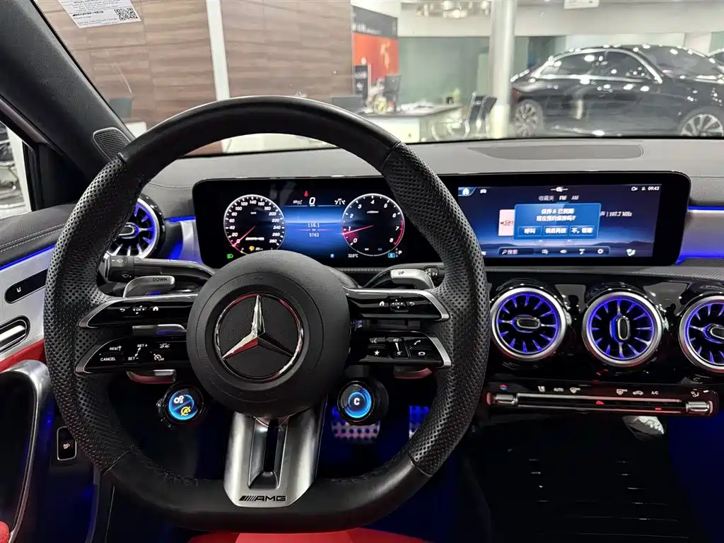 Mercedes-Benz A-Class AMG 2025 — фото 11
