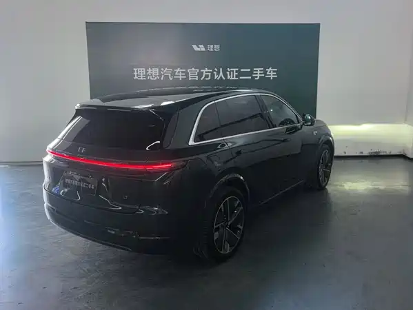 Li Auto L7 2025