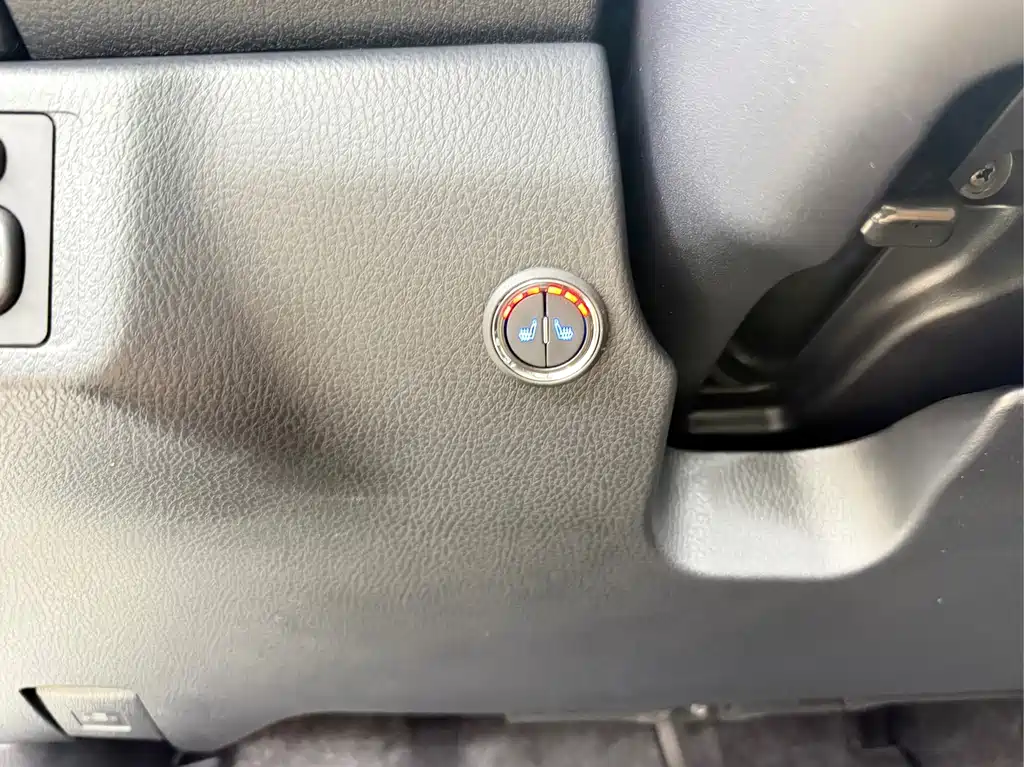 Toyota Yaris L 2023 — фото 15