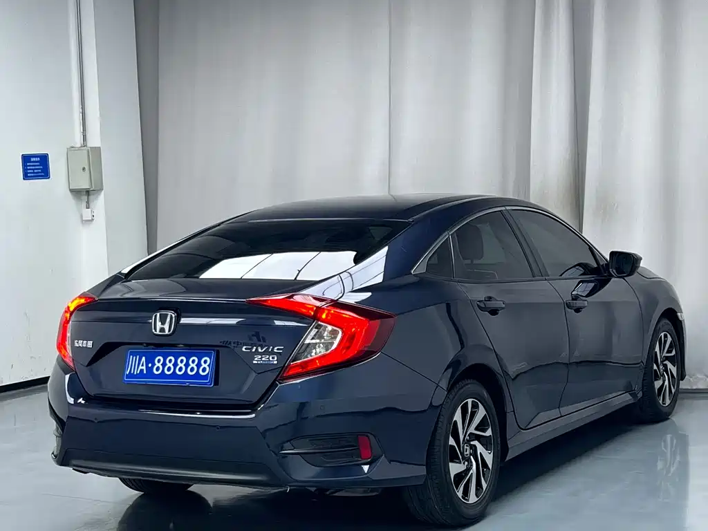 Honda Civic 2017 — фото 17