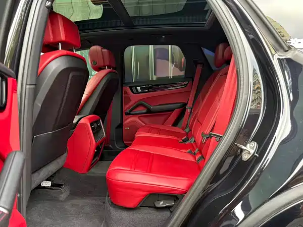 Porsche Cayenne 2022