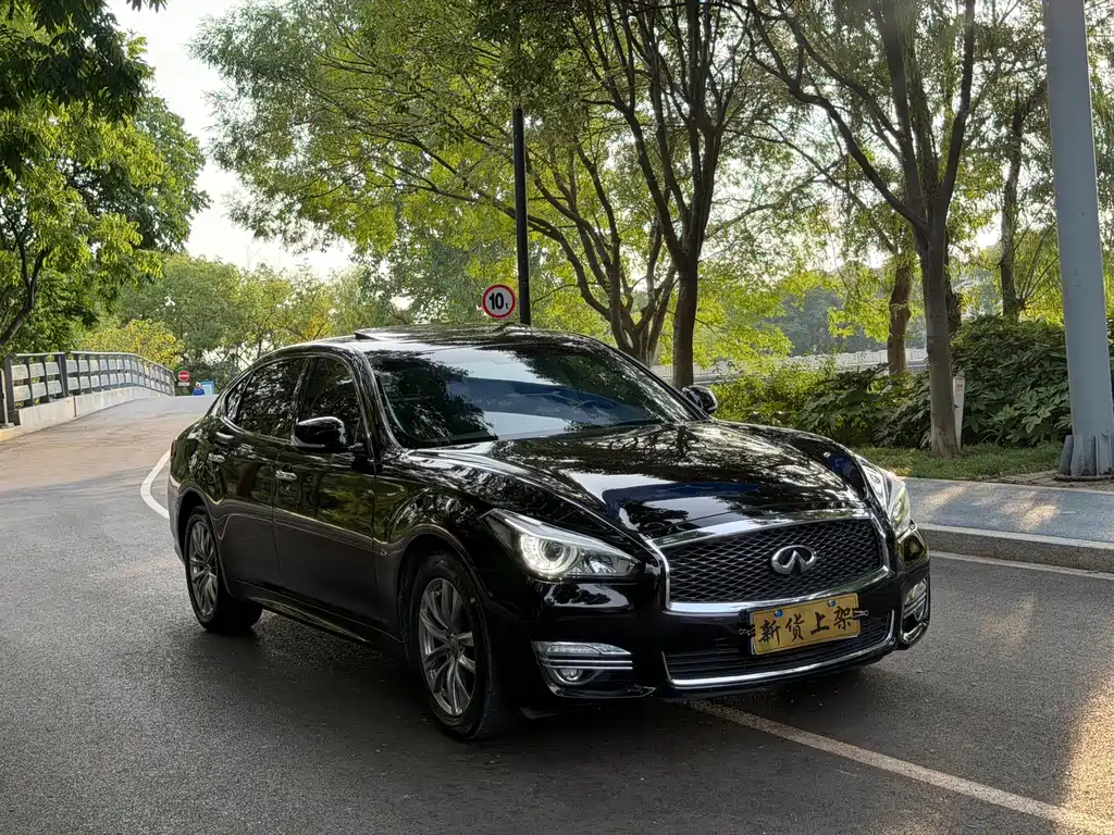 Infiniti Q70 2017 — фото 4