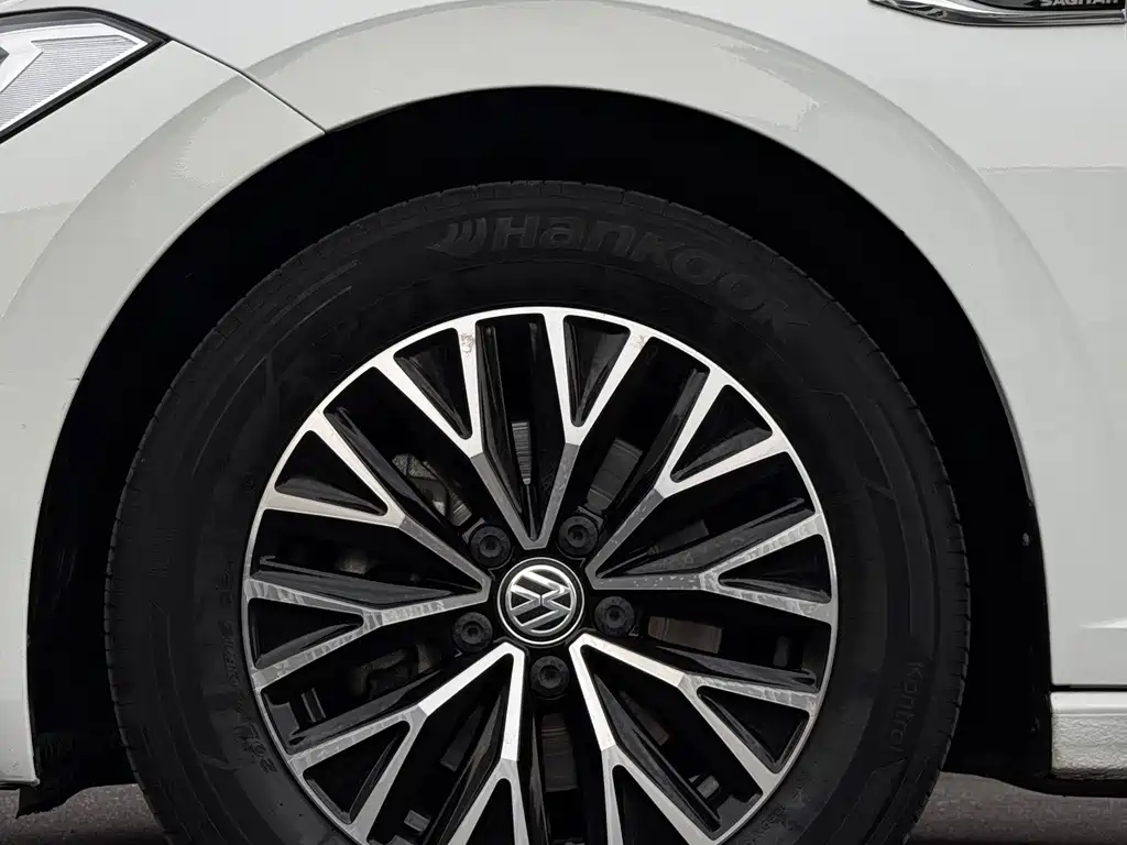 Volkswagen Sagitar 2021