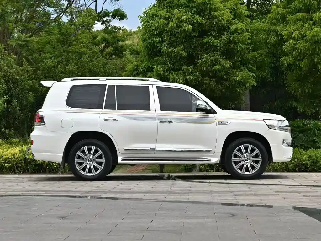 Toyota Land Cruiser 2019 — фото 3