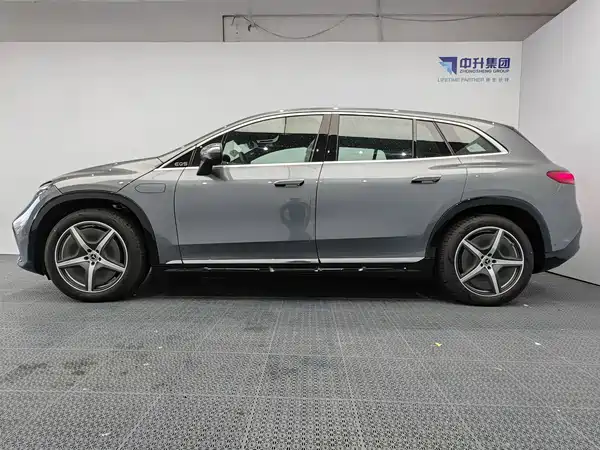 Mercedes-Benz EQS SUV 2025