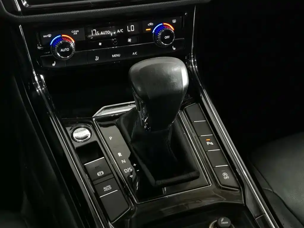 Volkswagen Phideon 2018 — фото 13