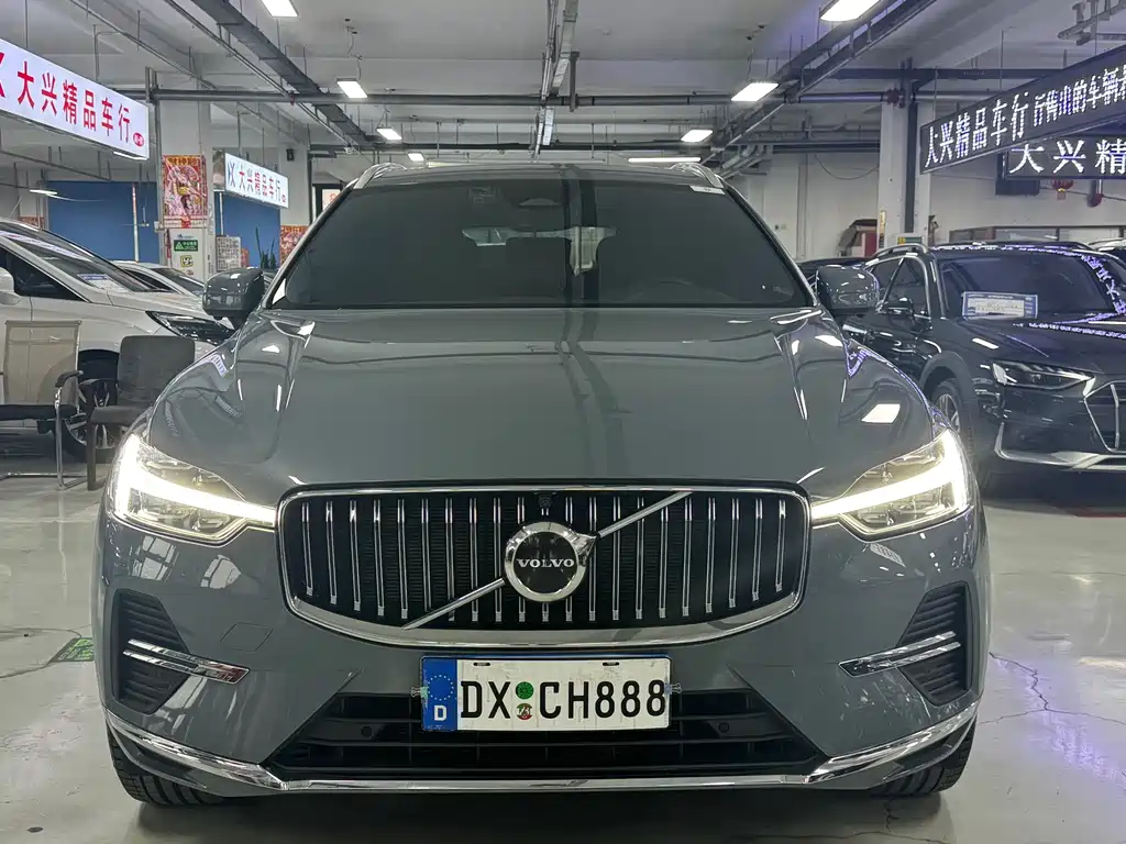 Volvo XC60 2022 — фото 2