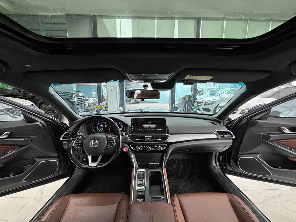 Honda Inspire 2022 — фото 16