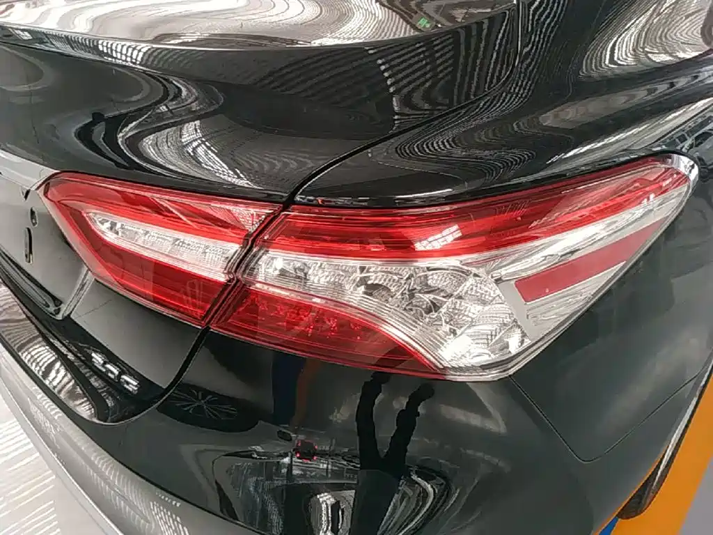 Toyota Camry 2023 — фото 8