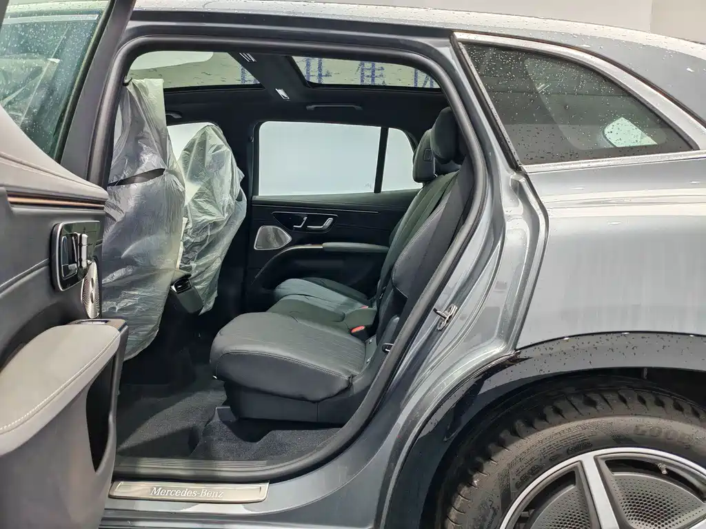 Mercedes-Benz EQS SUV 2025 — фото 12