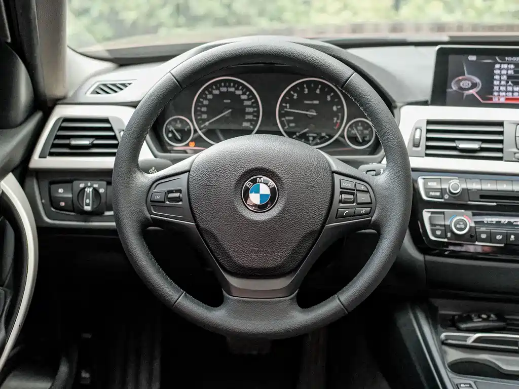 BMW 3 Series 2016