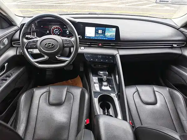 Hyundai Elantra 2021