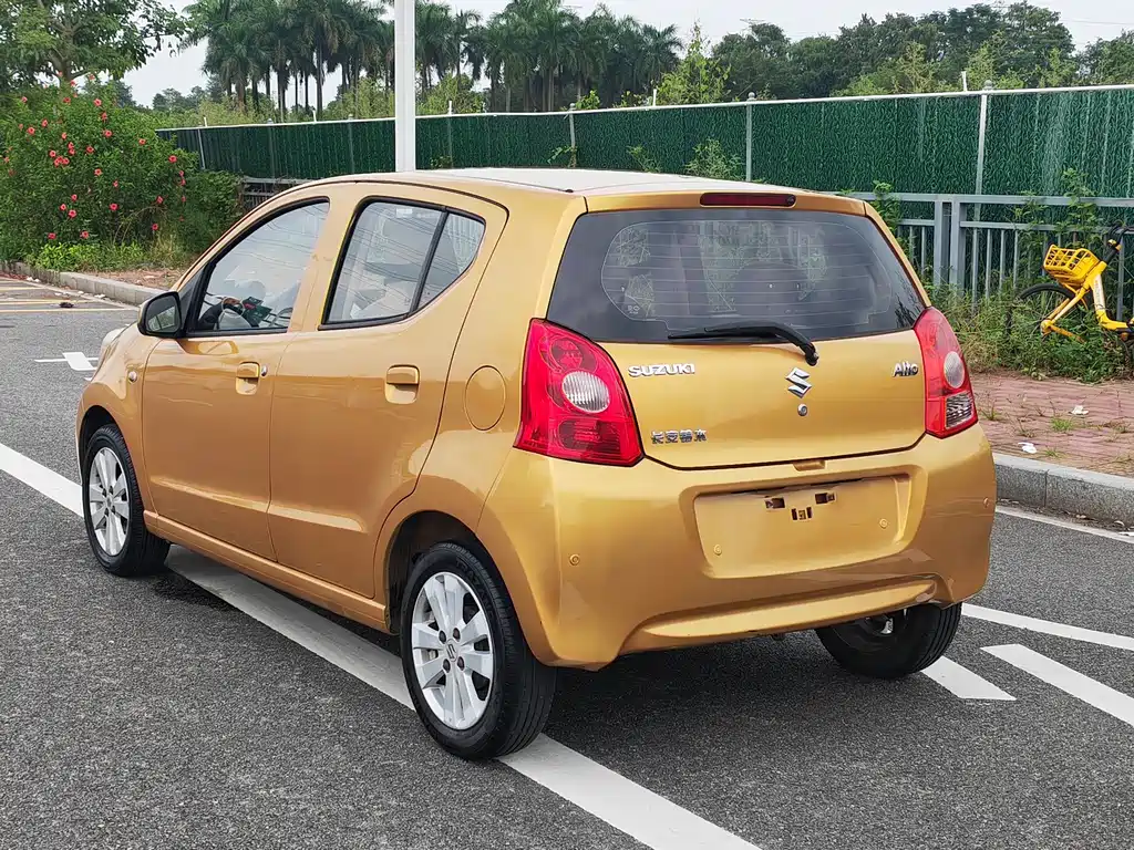 Suzuki Alto 2011 — фото 5