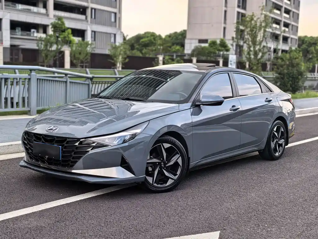 Hyundai Elantra 2022