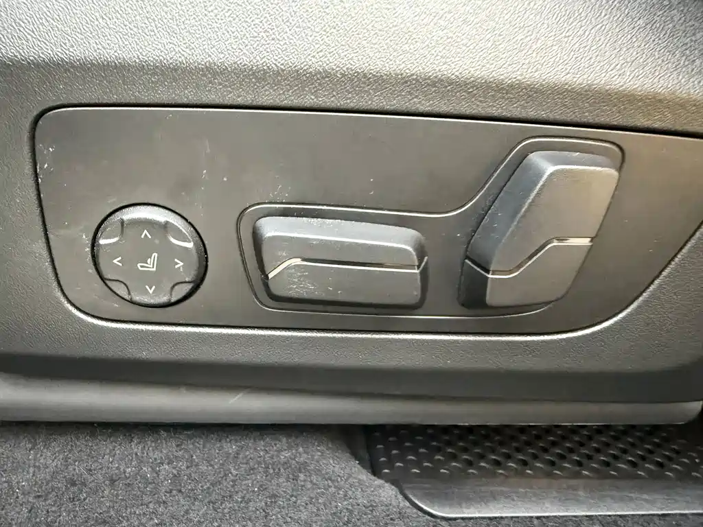 BMW X2 2024 — фото 16