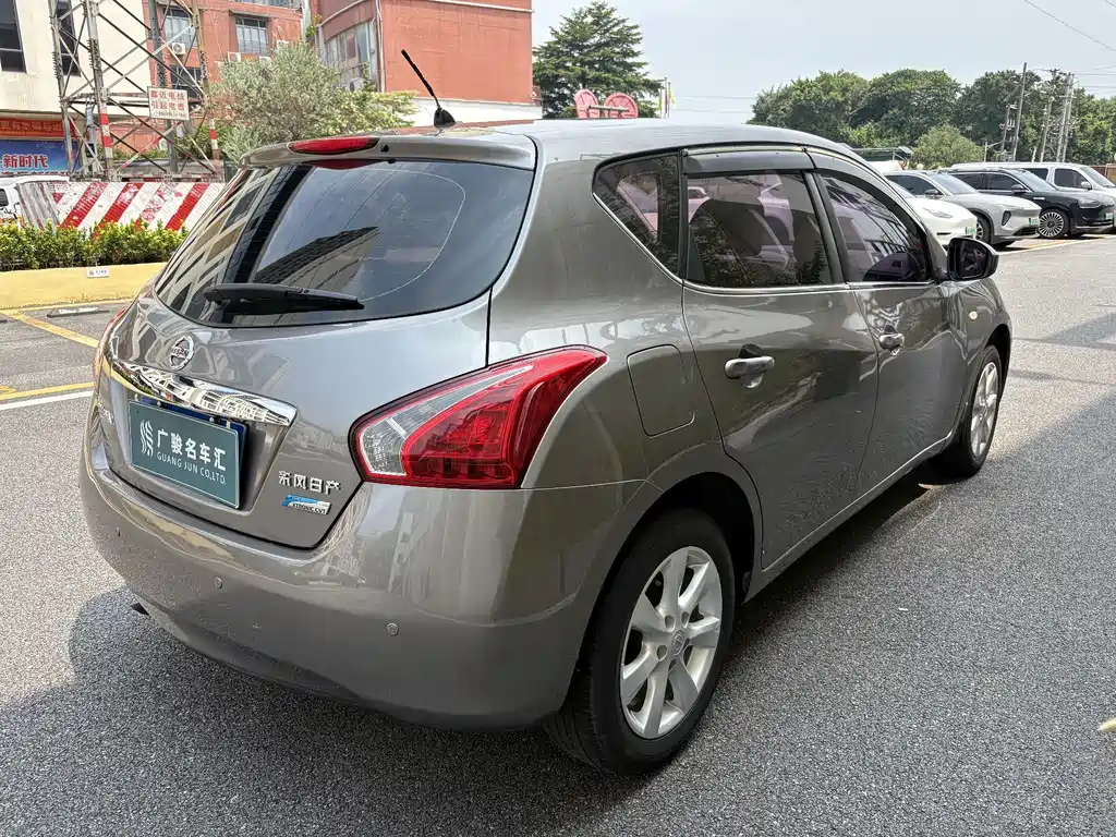 Nissan Tiida 2015 — фото 6