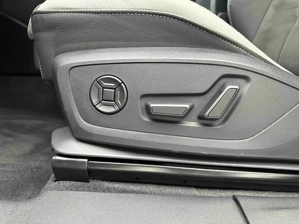 Audi Q3 2022 — фото 11