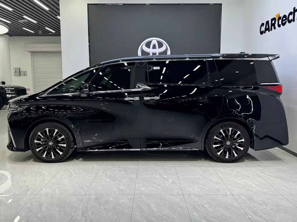 Toyota Alphard 2025 — фото 7