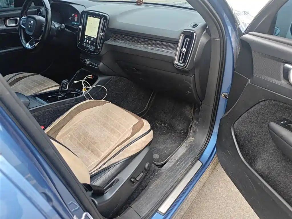Volvo XC40 NEV 2020 — фото 20