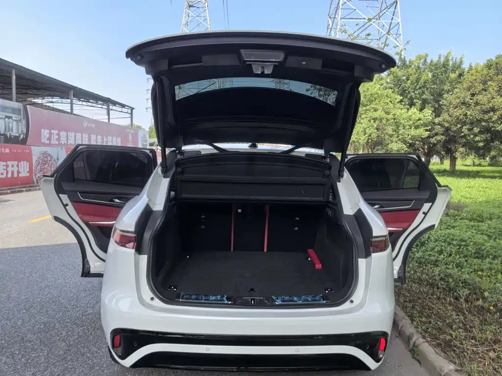 Jaguar F-PACE 2023 — фото 17