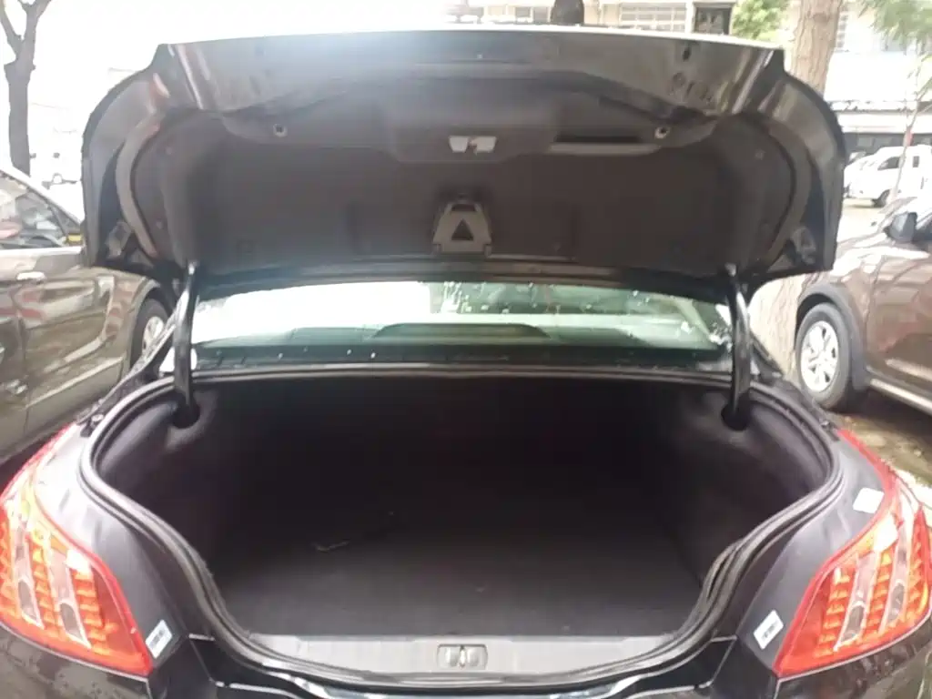 Peugeot 508 2014 — фото 19