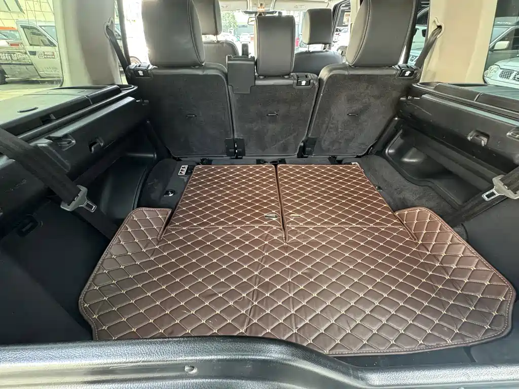 Land Rover Discovery 2016 — фото 10