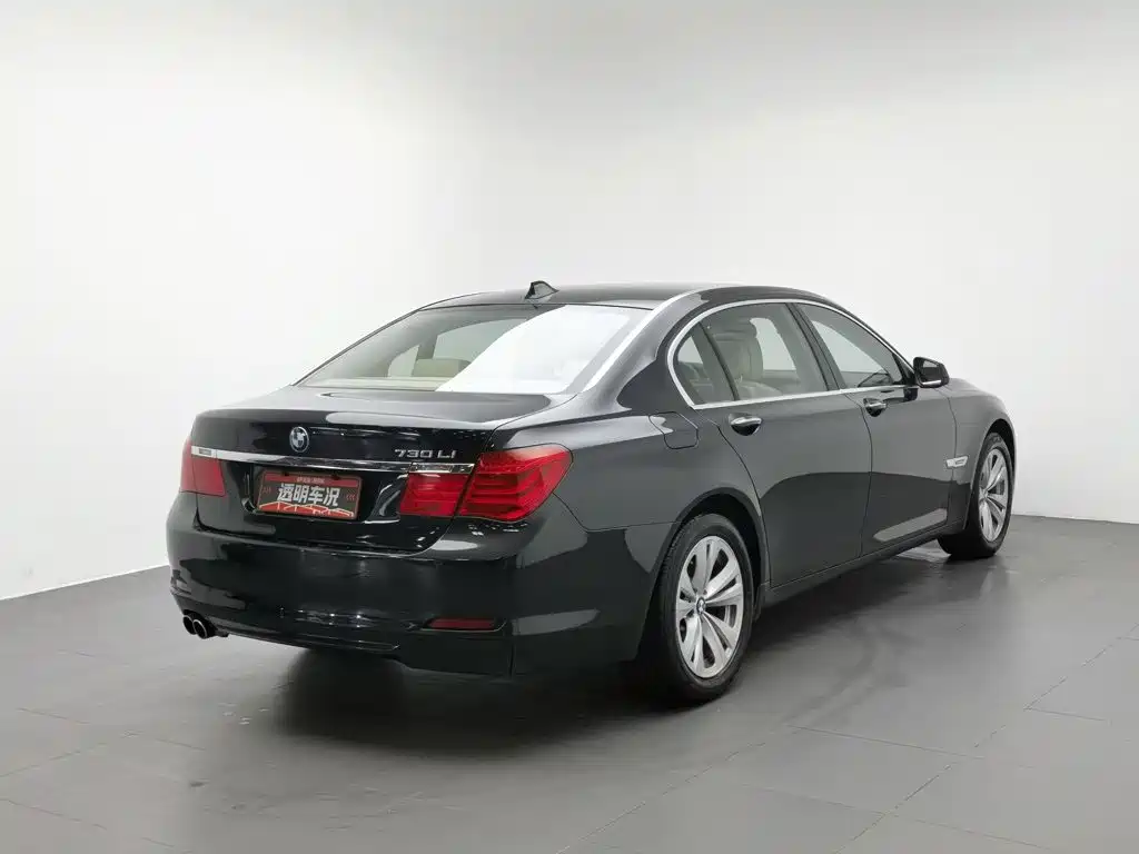 BMW 7 Series 2010 — фото 2
