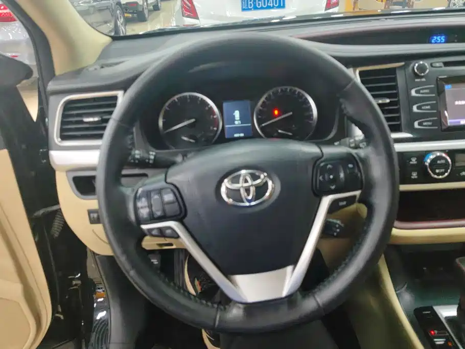 Toyota Highlander 2016 — фото 15
