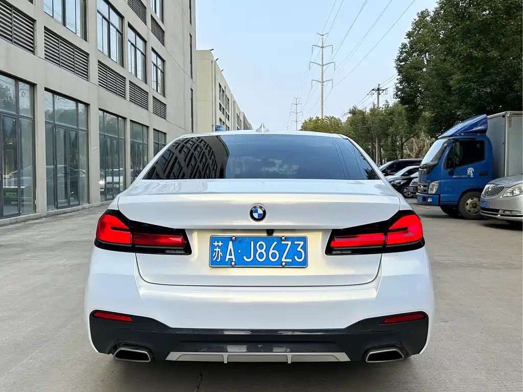 BMW 5 Series 2022 — фото 12